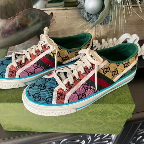 Size 10 Authentic Gucci shoes with box - Picture 3 of 5